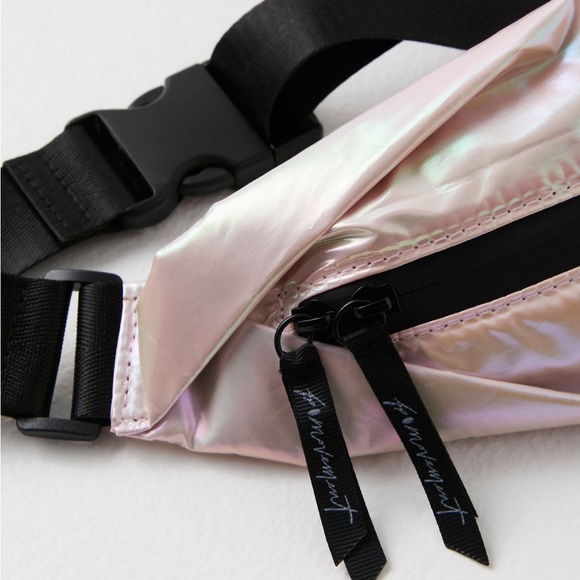 FP Movement by Free People Slim Fold Runner Bag in Ballet Slipper - Picture 3 of 7